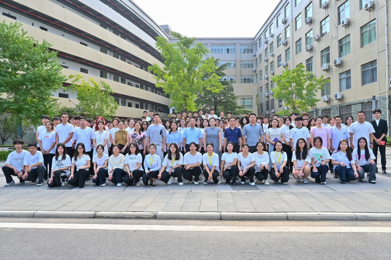 青春领航 聚力新程 | 欧洲五大联赛官网举行第十九届学长制团队结业典礼暨第二十届学长制团队开班仪式