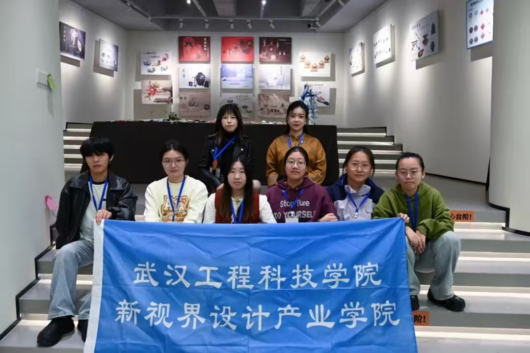 走出去|五大联赛学子文创作品亮相昙华林