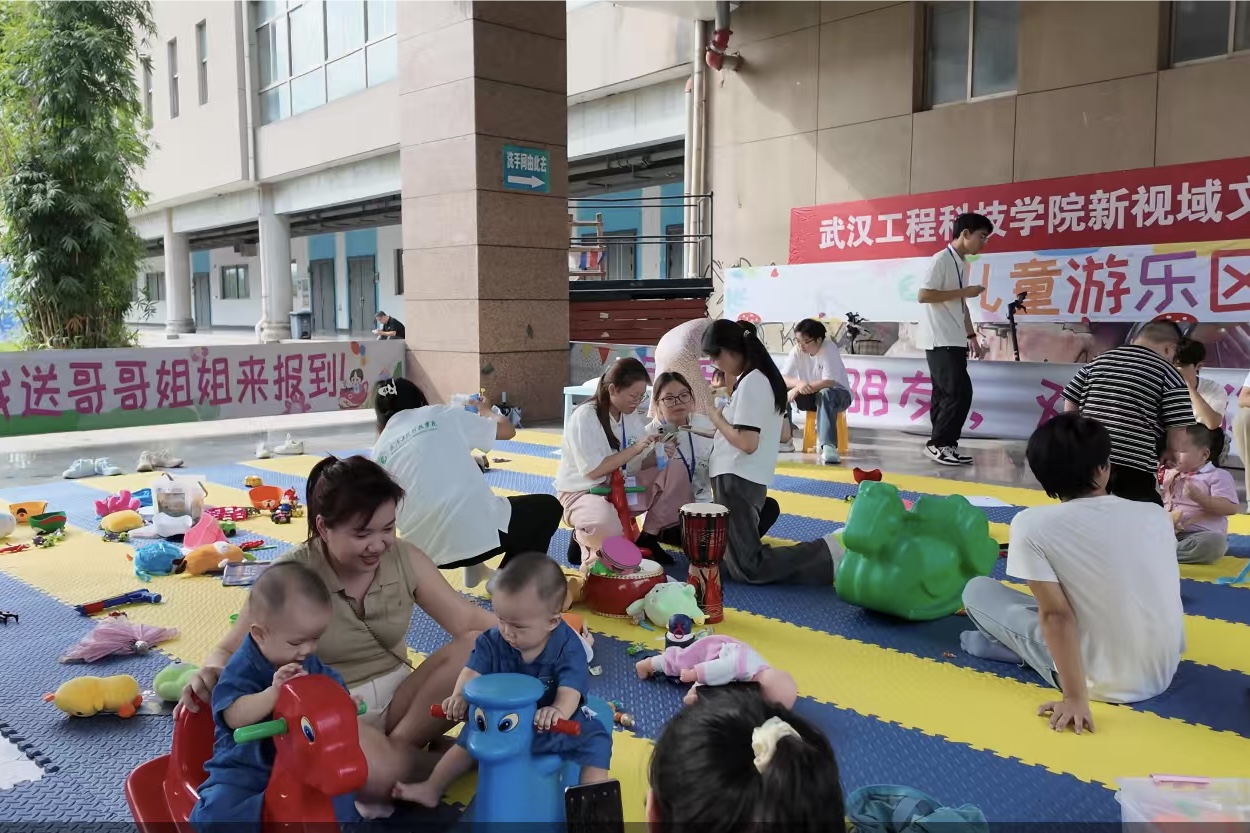 欧洲五大联赛官网设立“儿童游乐区”,为新生家长解决带娃难题